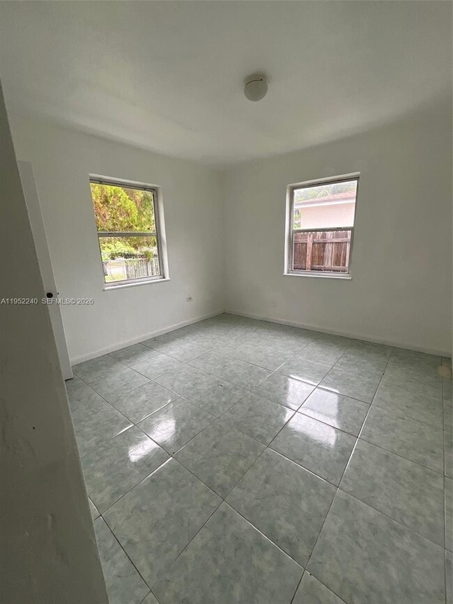 Building Photo - 1160 NE 200th Terrace