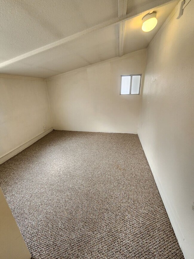 Building Photo - n17290