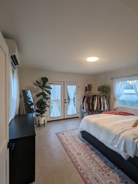 Downstairs unit - 732 Cedar Ave