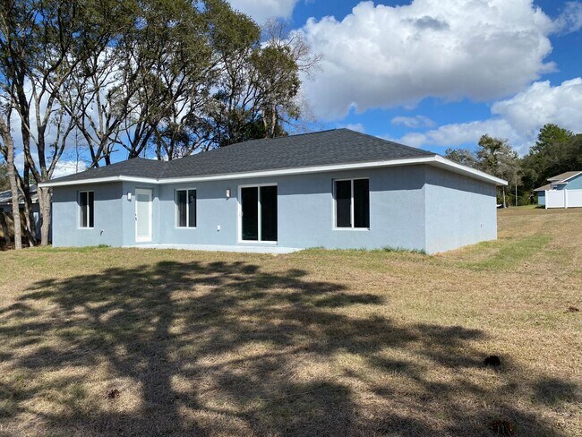 Building Photo - Desirable SW Ocala Neighborhood 3/2/2 **WON'T LAST**