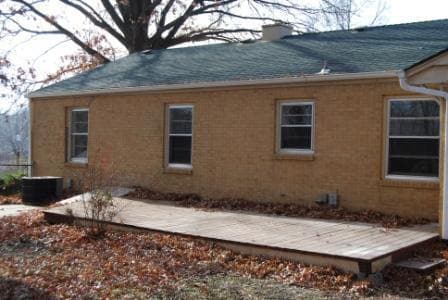 Building Photo - 4 BEDROOM RANCH with BIG YARD