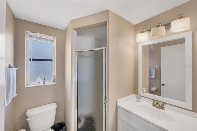 Building Photo - 3010 Golden Rain Dr