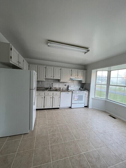 Building Photo - 1001 Ellicott Dr