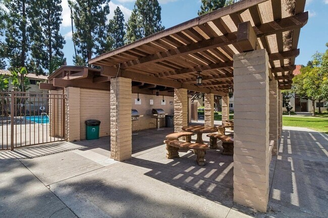 Building Photo - 10767 San Diego Mission Rd