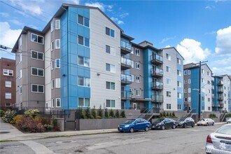 Building Photo - Urban Living In Capitol Hill