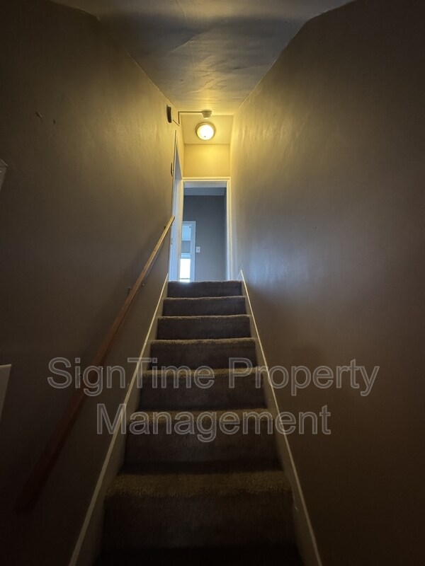 Building Photo - 1009 Corbett St