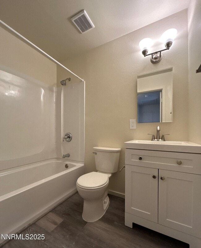 Building Photo - 5020 Catalina Dr