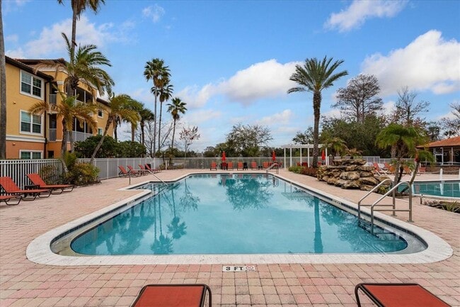 Building Photo - 5455 Vineland Rd