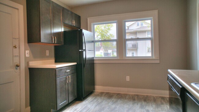 Building Photo - 2865 N Frederick Ave