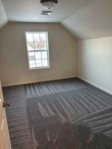 Building Photo - 2737 Blue Field Dr