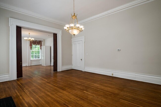 Building Photo - 247 N Broadway