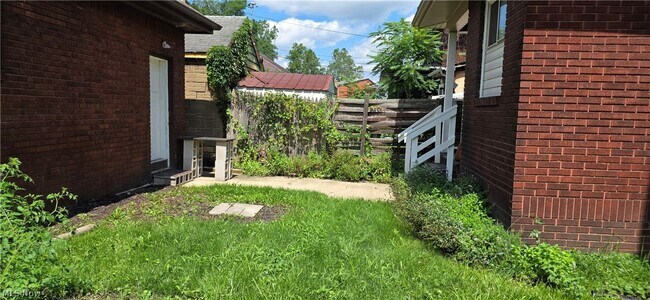 Building Photo - 3511 Orchard St