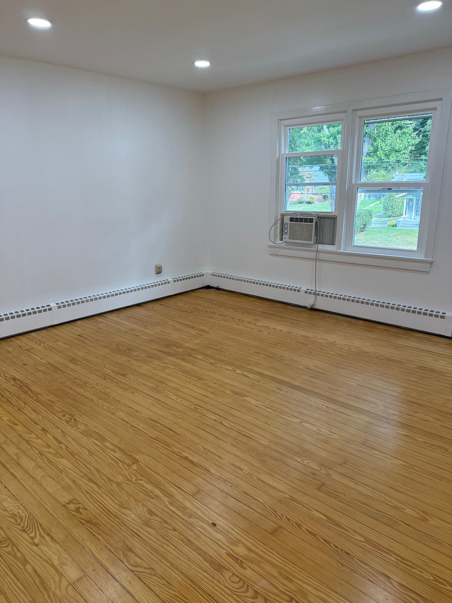 Living Room - 5 Park St