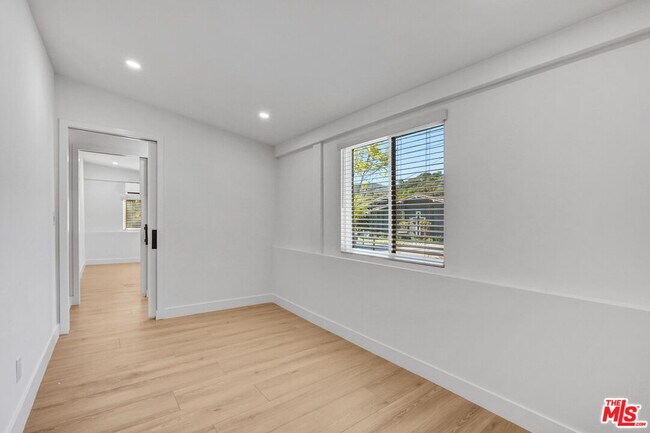 Building Photo - 9642 Tujunga Canyon Blvd