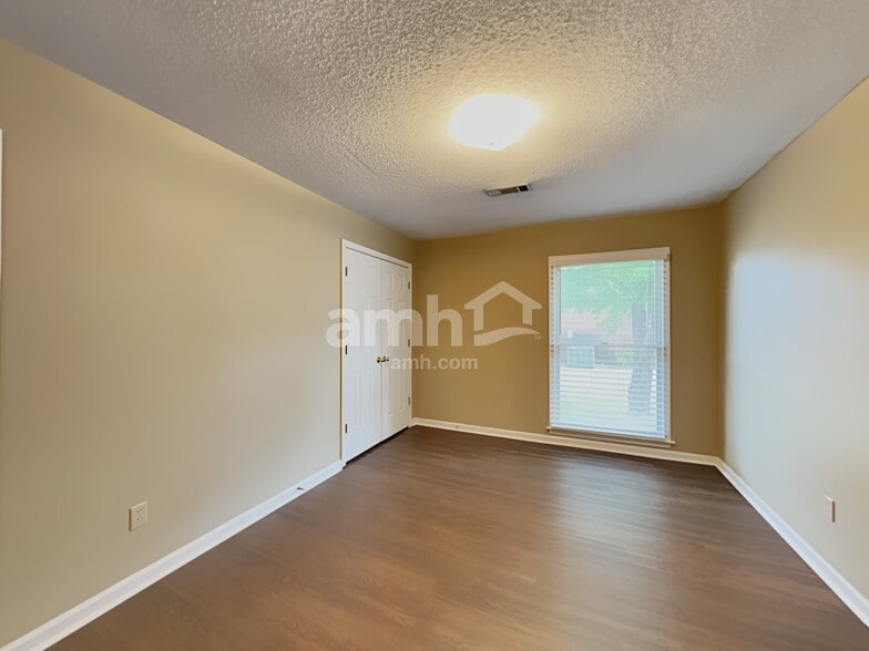 Building Photo - 1226 Sweetie Dr