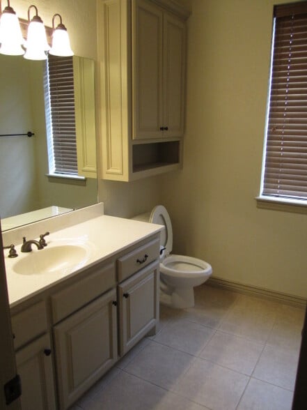 Building Photo - 132 Rue De Montserrat