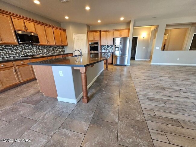 Building Photo - 9831 N Melandra Way