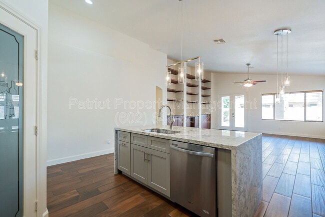 Building Photo - 3536 E San Pedro Ave