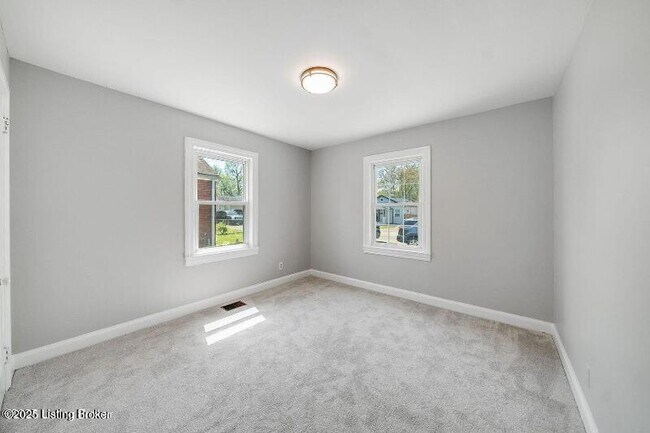 Building Photo - 3319 Vetter Ave