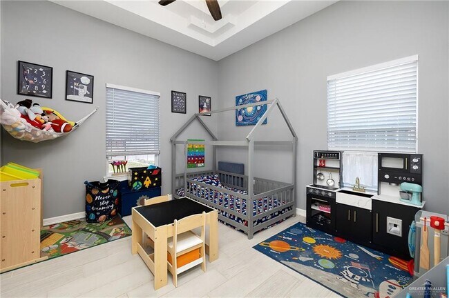 Building Photo - 21 Middle St