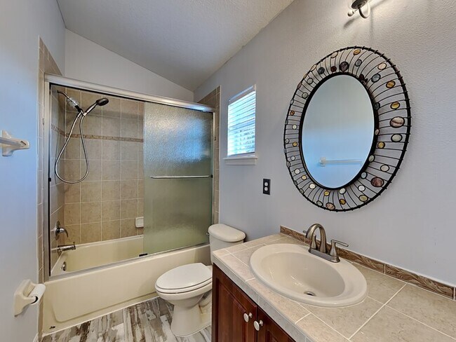 Building Photo - 524 Quail View Ct