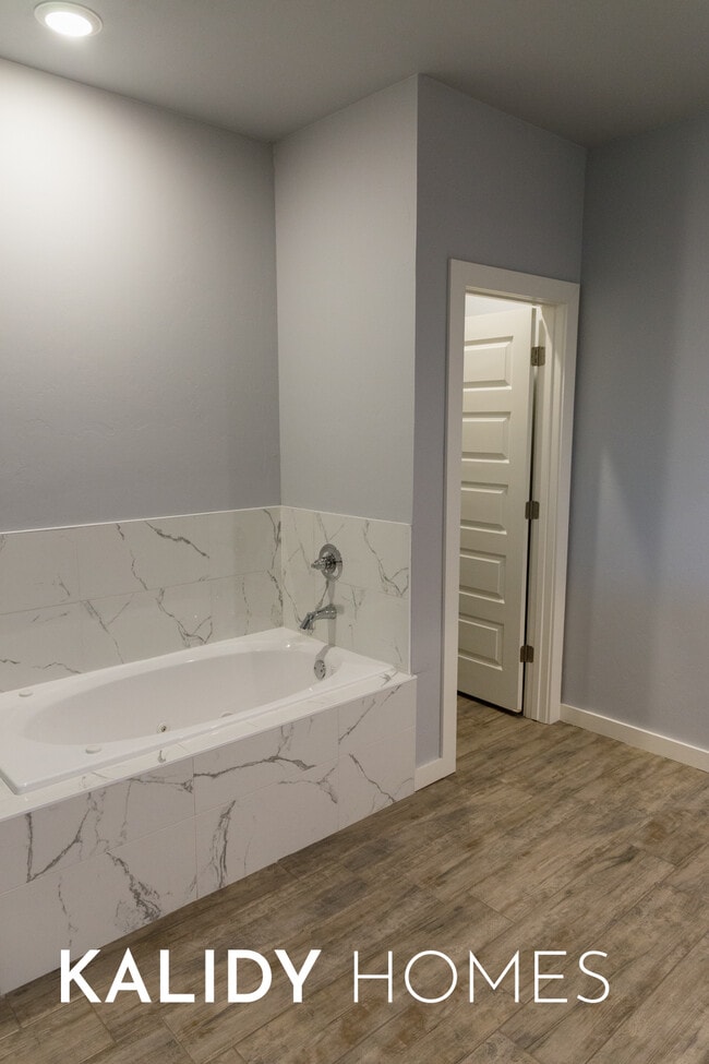 Building Photo - 306 Kirks Holw