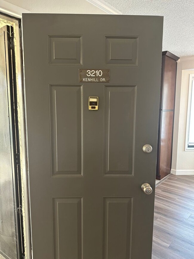 Primary Photo - Condo, ready for move-in!