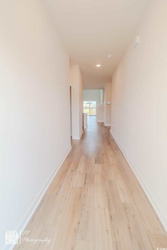 Building Photo - 1860 Villena Dr