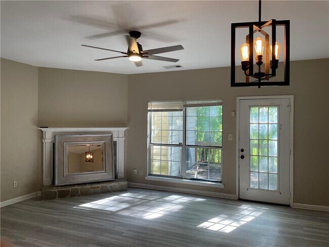 Building Photo - 2295 Fairways Ct