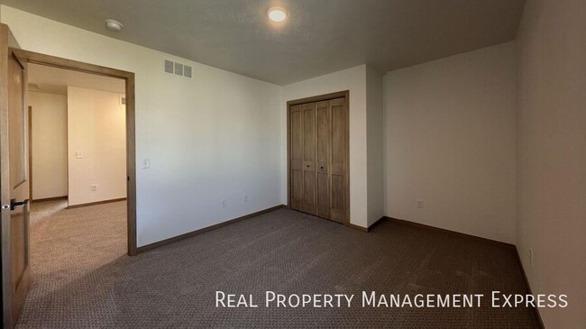 Building Photo - 3511 S Broek Dr