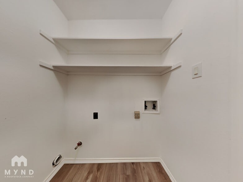 Building Photo - 225 Bedford Ln