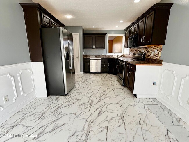 Building Photo - 10631 Dry Creek Way