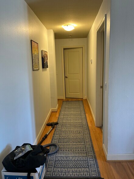 Building Photo - 5630 Pershing Ave