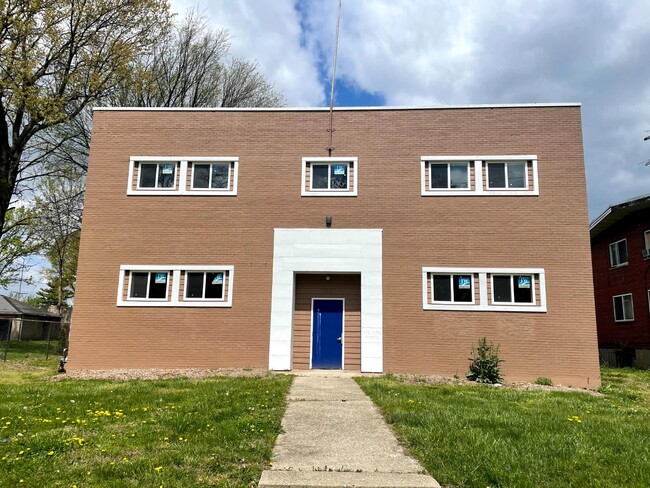 Primary Photo - 1631 Summit Rd