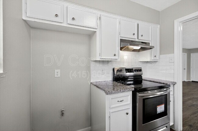 Building Photo - 7922 Coolgrove Dr