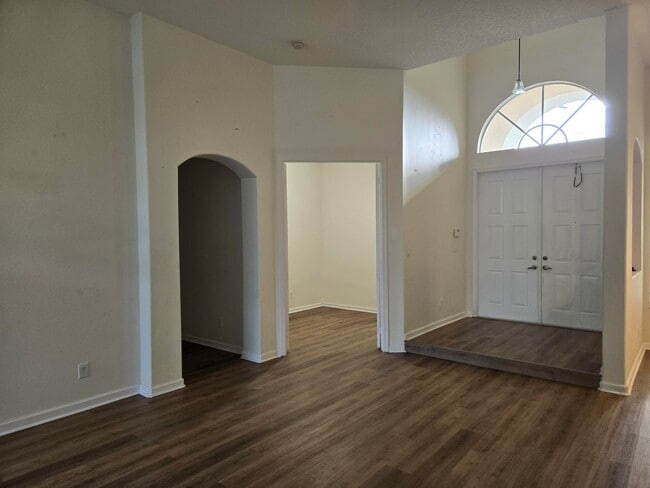 Building Photo - 2926 E Fontana Ct