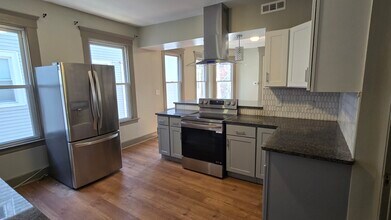 Building Photo - 47 Dickerman St