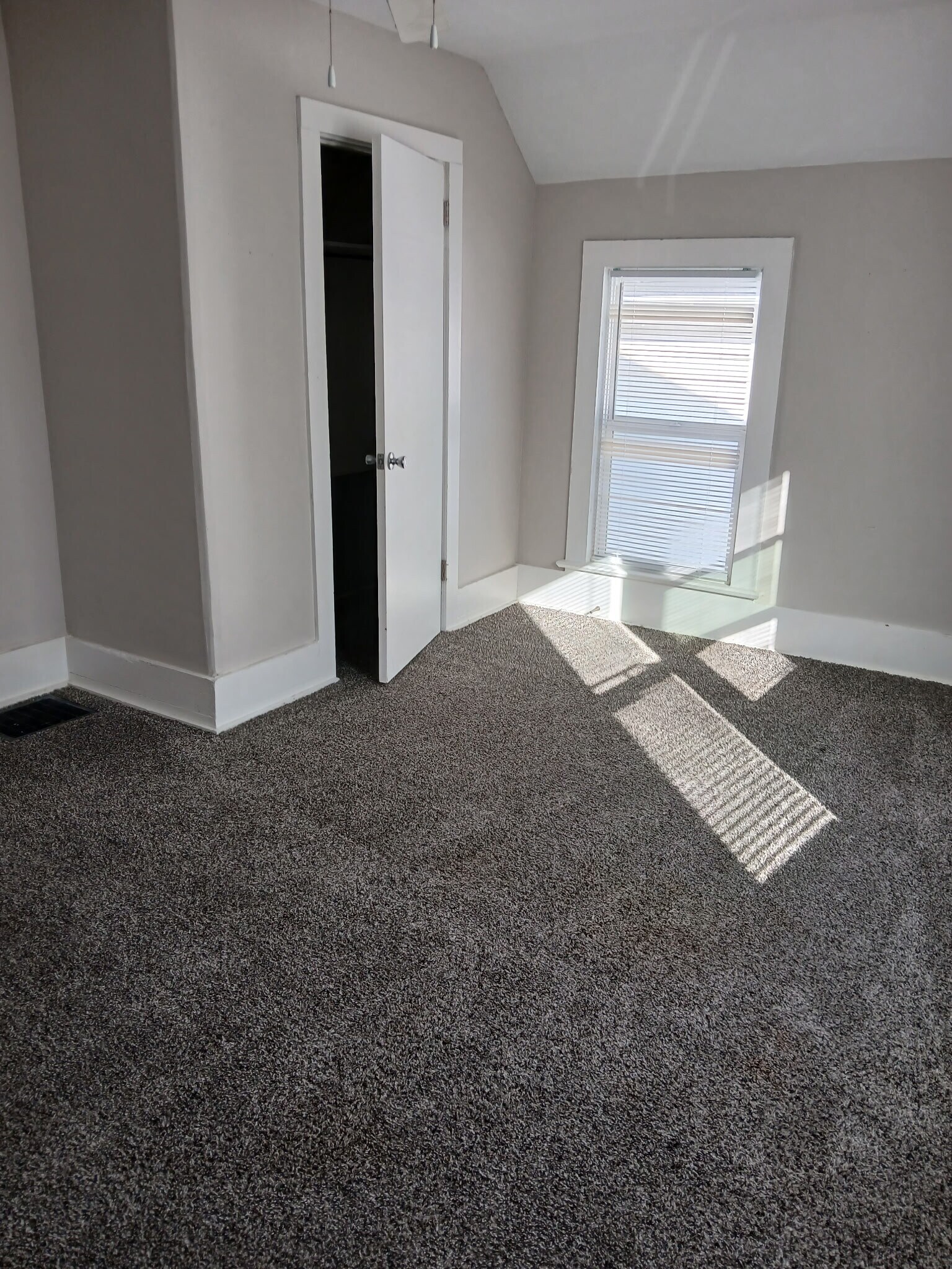 Building Photo - 601 Prospect Ave