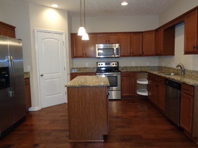 Building Photo - 1006 Middleton Ln