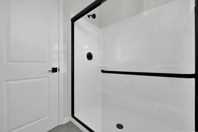 Building Photo - High End-New Build 5 Bed Home Plain City