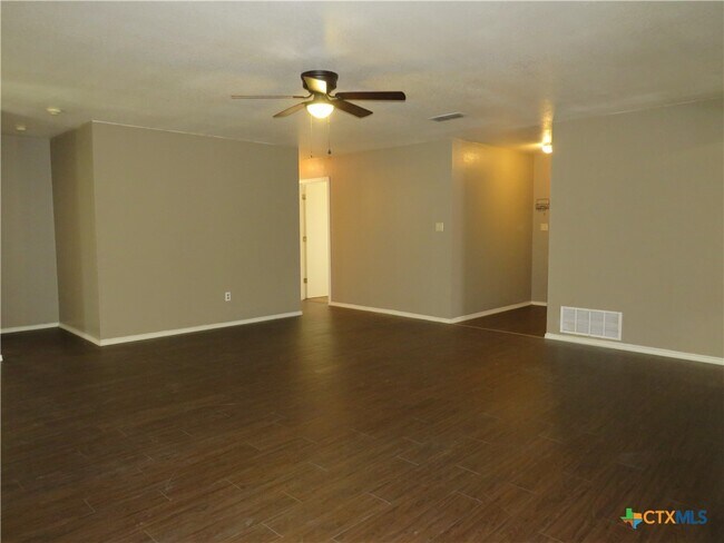 Building Photo - 2501 Westwood Dr