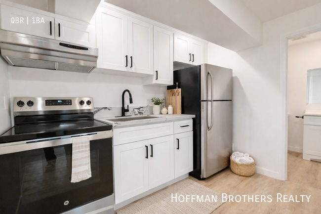 Building Photo - 838 Normandie Ave