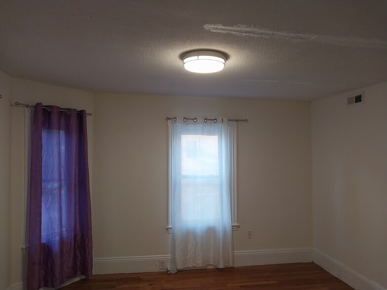 Building Photo - 51 Claremont St