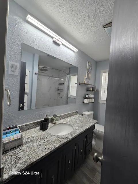 Building Photo - 25 Dodder Ln SW