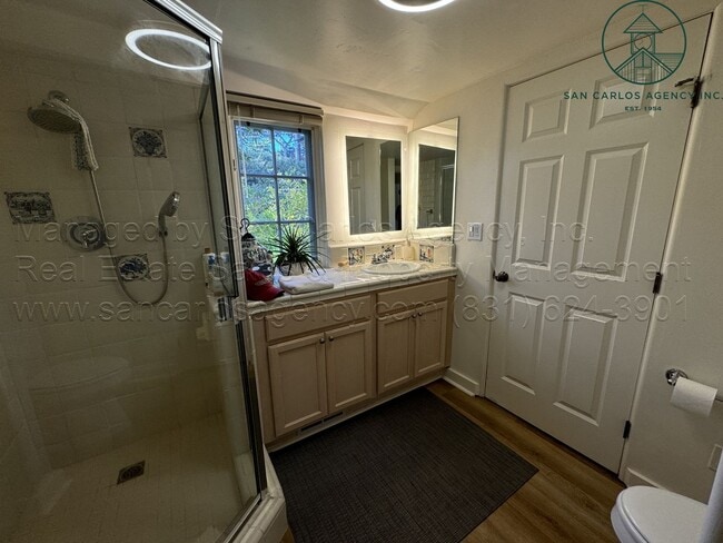 Building Photo - 3 Bed / 2 Bath Charming Carmel Point Home