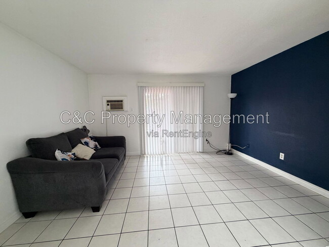 Building Photo - 7099 Russan Ln