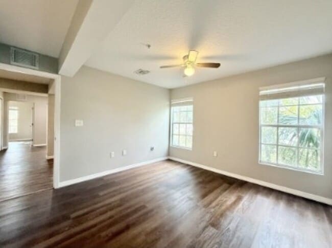 Building Photo - 425 F St