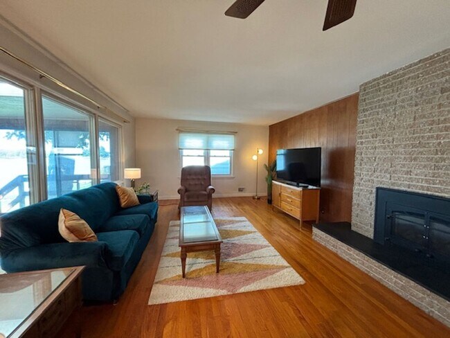 Building Photo - Fully Furnished, Turn Key Lake Front Home in Caledonia!