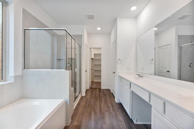 Building Photo - 6016 Heritage Creek Ln