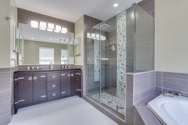 Primary Bathroom - 13032 Limestone Ct